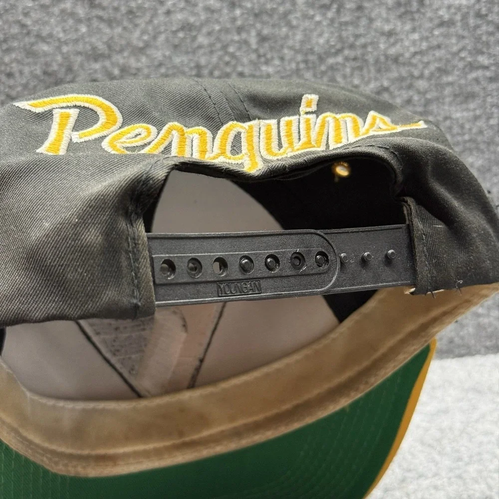 Vintage 1990s NHL Sports Specialities‎ Pittsburgh Penguins Script Snapback Hat